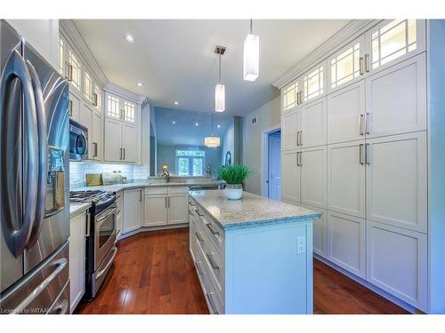 102-5 Wood Haven Drive, Tillsonburg, ON - Indoor Photo Showing Kitchen With Upgraded Kitchen