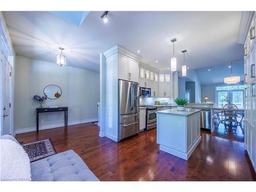 102-5 Wood Haven Drive, Tillsonburg, ON - Indoor Photo Showing Kitchen With Upgraded Kitchen