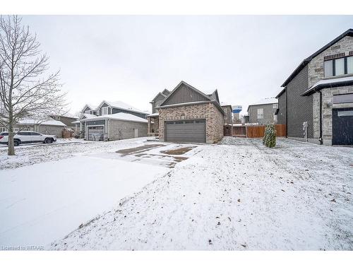 82 Fieldstone Crescent N, Komoka, ON - Outdoor