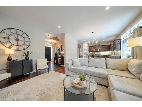 82 Fieldstone Crescent N, Komoka, ON - Indoor Photo Showing Living Room