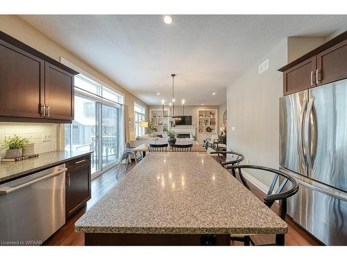 82 Fieldstone Crescent N, Komoka, ON - Indoor Photo Showing Kitchen With Stainless Steel Kitchen With Upgraded Kitchen