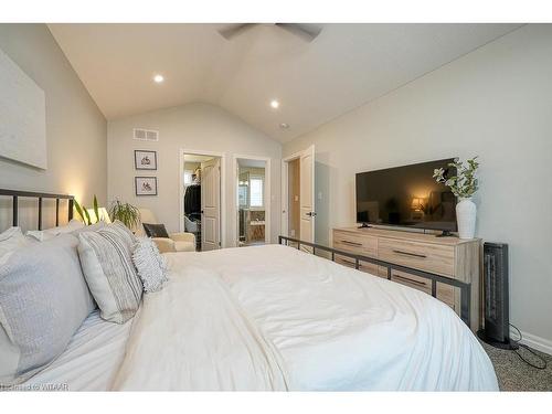 82 Fieldstone Crescent N, Komoka, ON - Indoor Photo Showing Bedroom