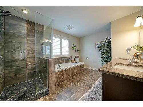 82 Fieldstone Crescent N, Komoka, ON - Indoor Photo Showing Bathroom