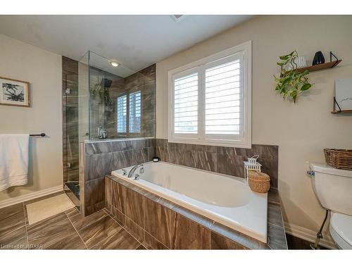 82 Fieldstone Crescent N, Komoka, ON - Indoor Photo Showing Bathroom