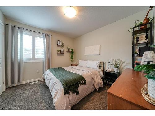 82 Fieldstone Crescent N, Komoka, ON - Indoor Photo Showing Bedroom