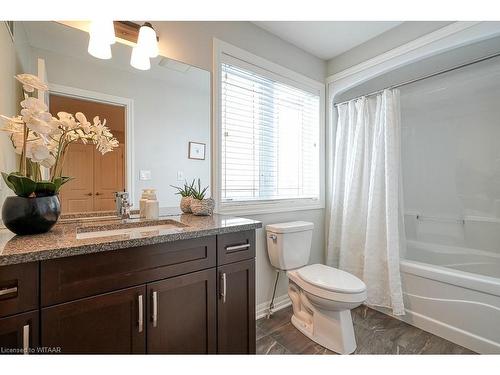 82 Fieldstone Crescent N, Komoka, ON - Indoor Photo Showing Bathroom