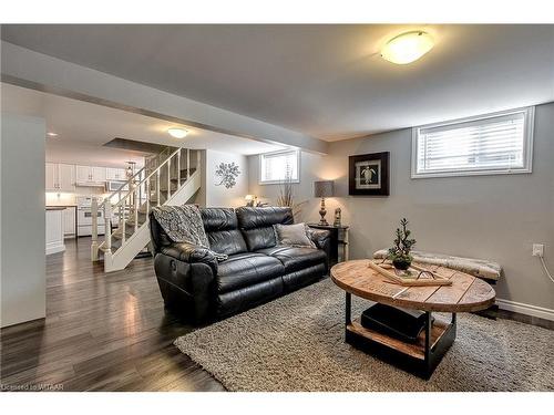 43 Clarke Street N, Woodstock, ON - Indoor Photo Showing Living Room