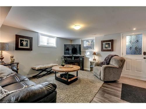 43 Clarke Street N, Woodstock, ON - Indoor Photo Showing Living Room