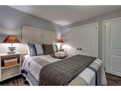 43 Clarke Street N, Woodstock, ON - Indoor Photo Showing Bedroom