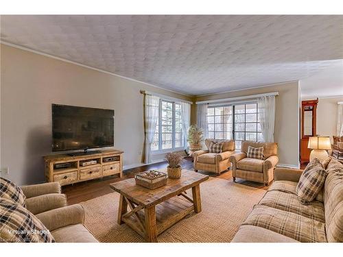 266132 Maple Dell Road, Norwich (Twp), ON - Indoor Photo Showing Living Room