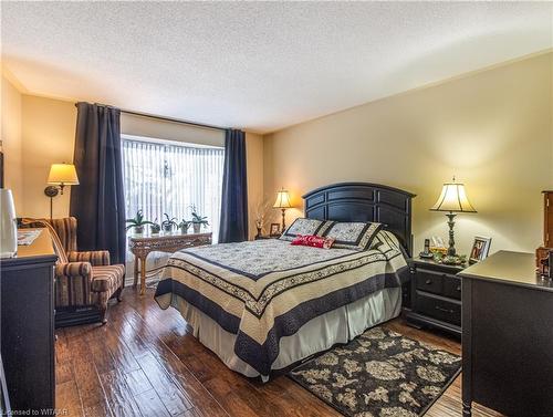 9 Brasher Drive, Tillsonburg, ON - Indoor Photo Showing Bedroom