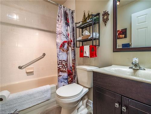 9 Brasher Drive, Tillsonburg, ON - Indoor Photo Showing Bathroom