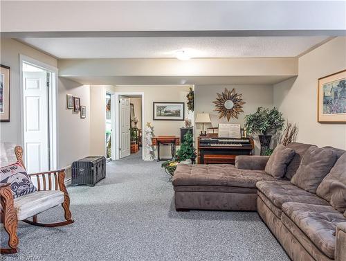 9 Brasher Drive, Tillsonburg, ON - Indoor Photo Showing Living Room