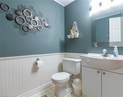 9 Brasher Drive, Tillsonburg, ON - Indoor Photo Showing Bathroom