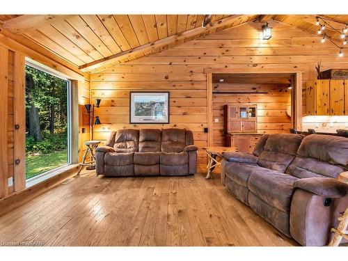 1293 North Road, Langton, ON - Indoor Photo Showing Living Room