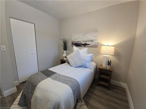 980 Devonshire Avenue, Woodstock, ON - Indoor Photo Showing Bedroom