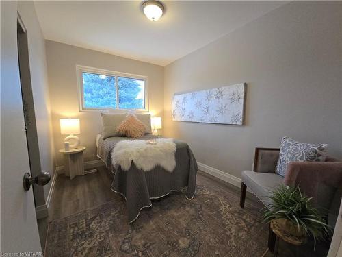 980 Devonshire Avenue, Woodstock, ON - Indoor Photo Showing Bedroom