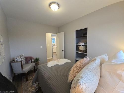 980 Devonshire Avenue, Woodstock, ON - Indoor Photo Showing Bedroom