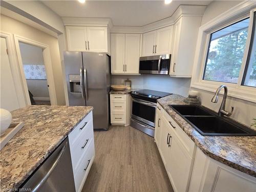 980 Devonshire Avenue, Woodstock, ON - Indoor Photo Showing Kitchen With Double Sink