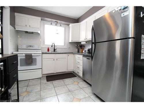 60 Surrey Crescent, London, ON - Indoor Photo Showing Kitchen