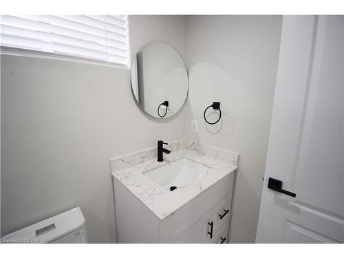 69 Clarke Street, Woodstock, ON - Indoor Photo Showing Bathroom