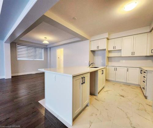 933 Knights Lane, Woodstock, ON - Indoor Photo Showing Kitchen