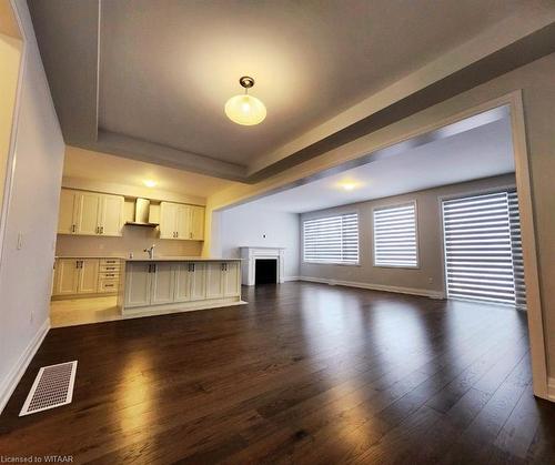 933 Knights Lane, Woodstock, ON - Indoor Photo Showing Other Room