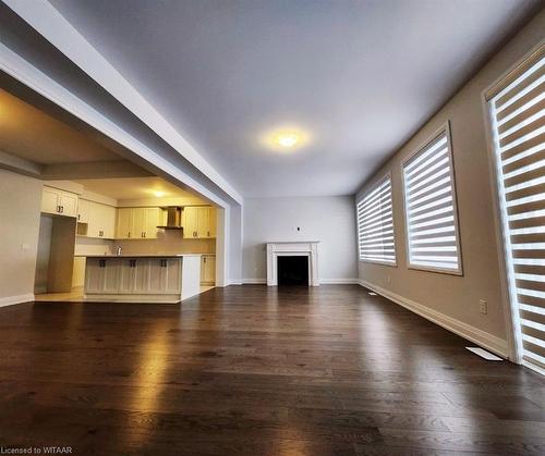 933 Knights Lane, Woodstock, ON - Indoor Photo Showing Living Room