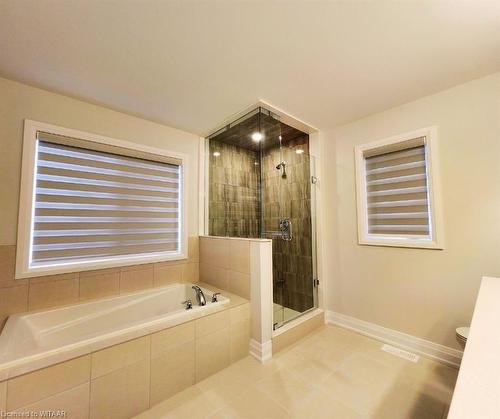 933 Knights Lane, Woodstock, ON - Indoor Photo Showing Bathroom