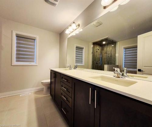 933 Knights Lane, Woodstock, ON - Indoor Photo Showing Bathroom