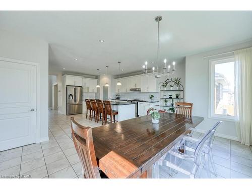 59 Hollingshead Road, Ingersoll, ON - Indoor Photo Showing Dining Room