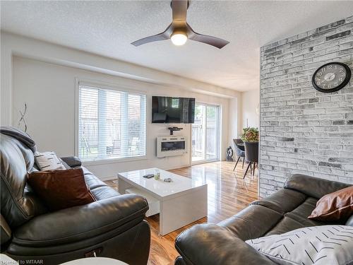 576 Champlain Avenue, Woodstock, ON - Indoor Photo Showing Living Room