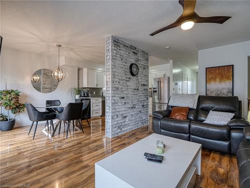 576 Champlain Avenue, Woodstock, ON - Indoor Photo Showing Living Room