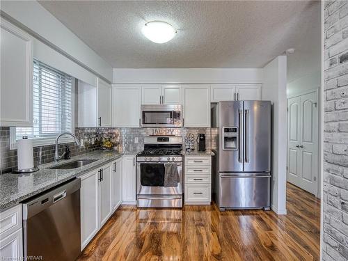 576 Champlain Avenue, Woodstock, ON - Indoor Photo Showing Kitchen