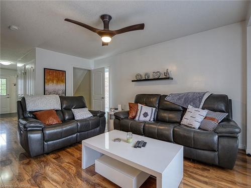 576 Champlain Avenue, Woodstock, ON - Indoor Photo Showing Living Room