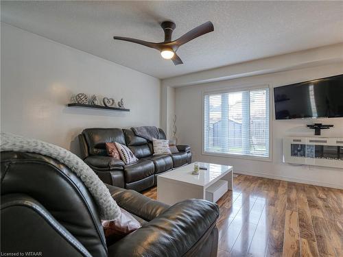 576 Champlain Avenue, Woodstock, ON - Indoor Photo Showing Living Room