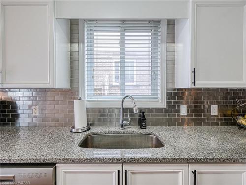 576 Champlain Avenue, Woodstock, ON - Indoor Photo Showing Kitchen With Upgraded Kitchen