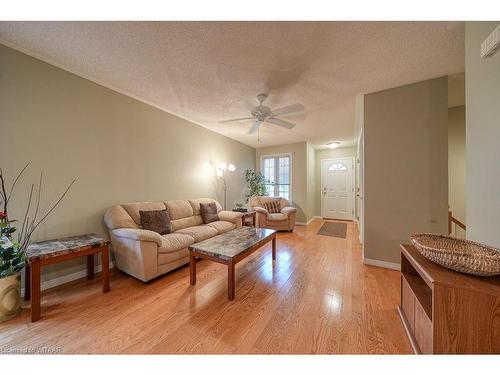 16 Cardinal Drive, Woodstock, ON - Indoor Photo Showing Living Room