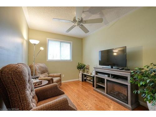 16 Cardinal Drive, Woodstock, ON - Indoor Photo Showing Living Room