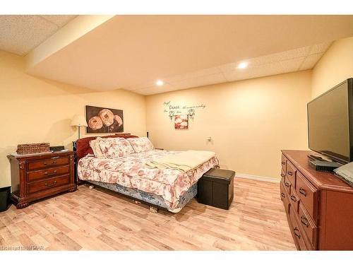 16 Cardinal Drive, Woodstock, ON - Indoor Photo Showing Bedroom