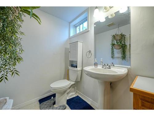 16 Cardinal Drive, Woodstock, ON - Indoor Photo Showing Bathroom