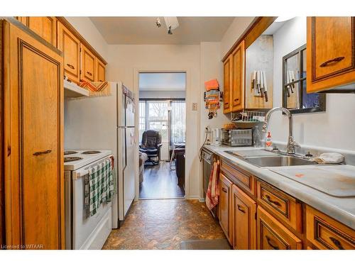 22-144 Concession Street E, Tillsonburg, ON - Indoor Photo Showing Kitchen