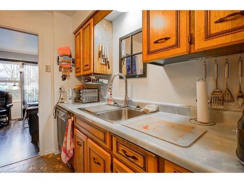 22-144 Concession Street E, Tillsonburg, ON - Indoor Photo Showing Kitchen With Double Sink