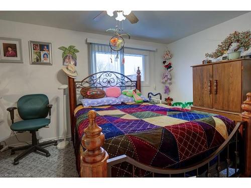 22-144 Concession Street E, Tillsonburg, ON - Indoor Photo Showing Bedroom