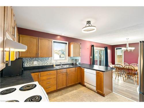 44 Herford Street, Tillsonburg, ON - Indoor Photo Showing Kitchen With Double Sink