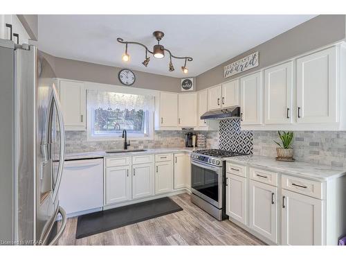 14 North Court Street E, Norwich, ON - Indoor Photo Showing Kitchen With Upgraded Kitchen