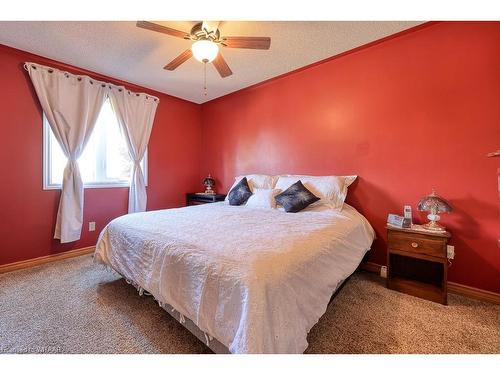 14 North Court Street E, Norwich, ON - Indoor Photo Showing Bedroom