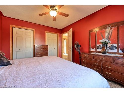 14 North Court Street E, Norwich, ON - Indoor Photo Showing Bedroom