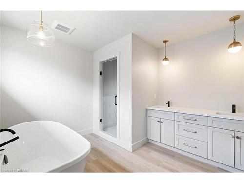 79 Trailview Drive, Tillsonburg, ON - Indoor Photo Showing Bathroom