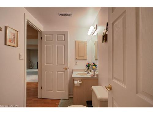 5 Armstrong Drive, Tillsonburg, ON - Indoor Photo Showing Bathroom